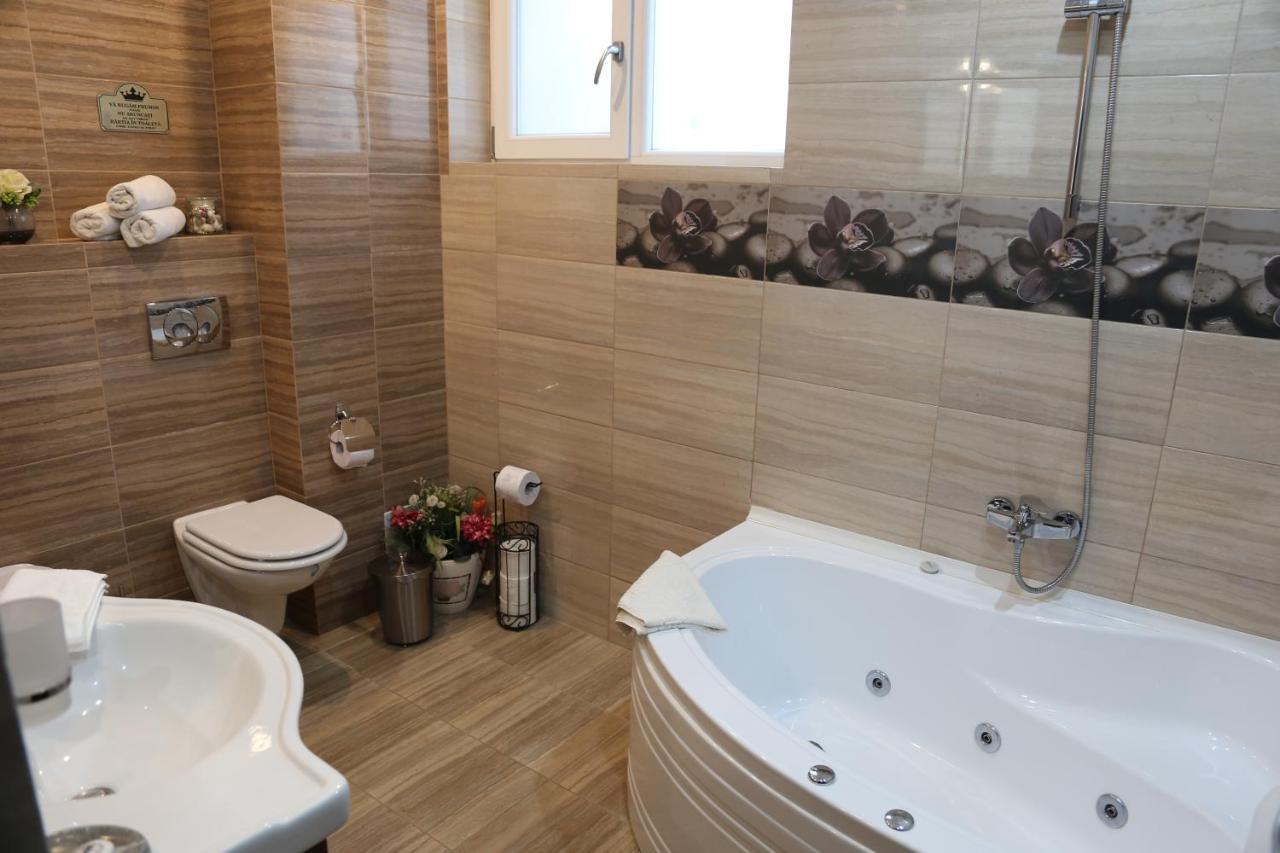 Boutique Vila White Duchess Năvodari Buitenkant foto